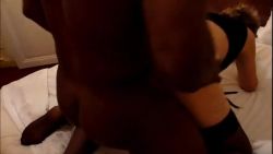 Il détruit l’orifice de ma femme pendant que je filme