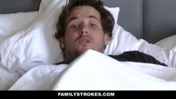 Beau fils se fait un plaisir avec sa belle mère