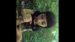 Petite nympho cherche une bite dans un parc public