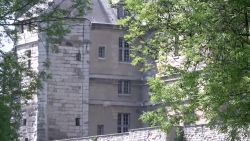 Directeur de l&rsquo;école appelle un élève pour se taper la prof d&rsquo;anglais