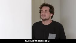 Une belle mère en chaleure veut se faire enculer