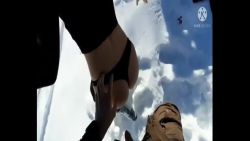 Two hotties suck skiers into the snow