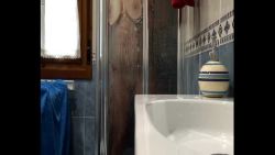 Douche crapuleuse avec ma petite femme