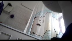 Caméra cachée de ma soeur sous la douche