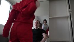 Tokyo dans La casa de papel se fait baiser