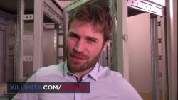 Stagiaire plutot doué avec les bites prend du bon temps