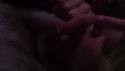 Enfin couché je peux gouter la bite de mon homme