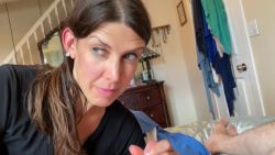 Jolie MILF me suce en gros plan