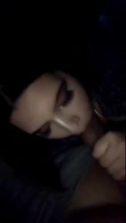 Pipe en voiture dans la nuit quel plaisir