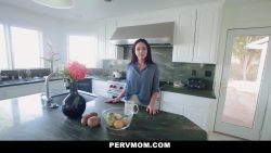 i explore the sensual curves of my milf stepmom