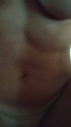 Cette belle blonde m&rsquo;accoste pendant mon sport pour avoir ma bite dans le cul