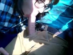 Elle suce dans le train