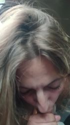 Fellation amateur avec une blonde mature