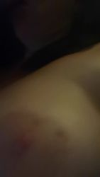 Je suce une grosse bite avec mes gros seins