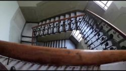 Escalier coquin avec beurette amateur chaude