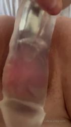 Sextape intime où je me gode la chatte rasée en solo milf française amateur