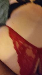 Tenue sexy de ma femme je la pilonne en levrette par les deux trous
