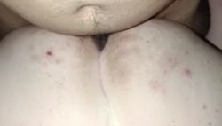 Beurette jeune baisée en levrette anal sans capote