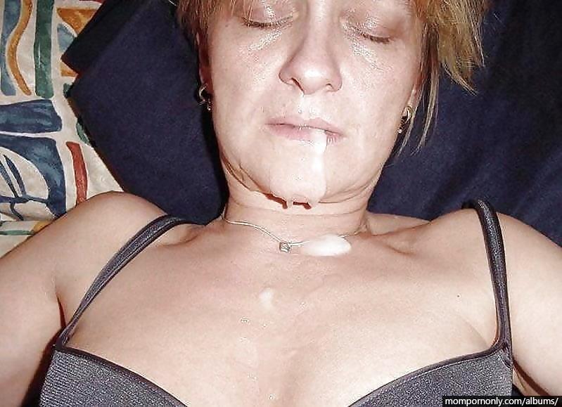 MILFs Granny cum on face facial n°4