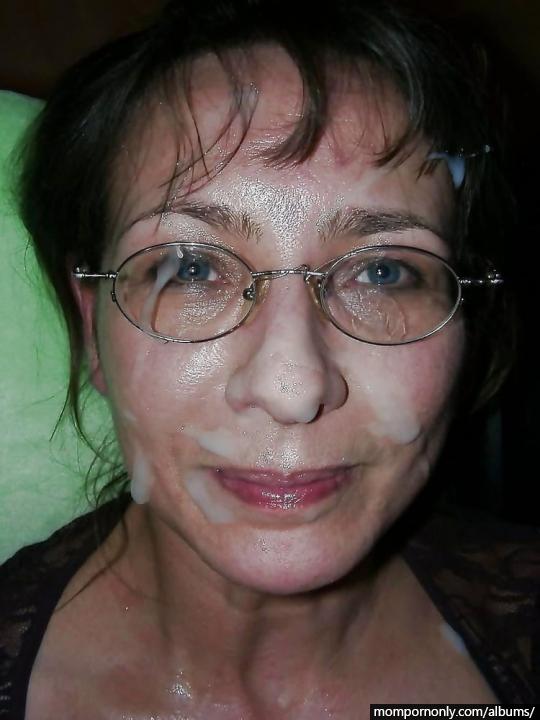 MILFs Granny cum on face facial n°12