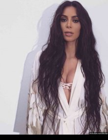 Sexy photos of Kim Kardashian in her underwear