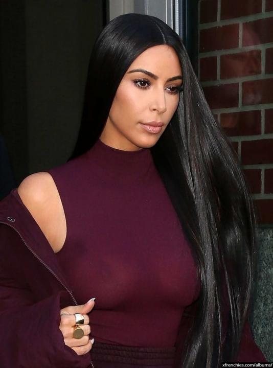 Photos sexy de Kim Kardashian en sous vêtements n°81