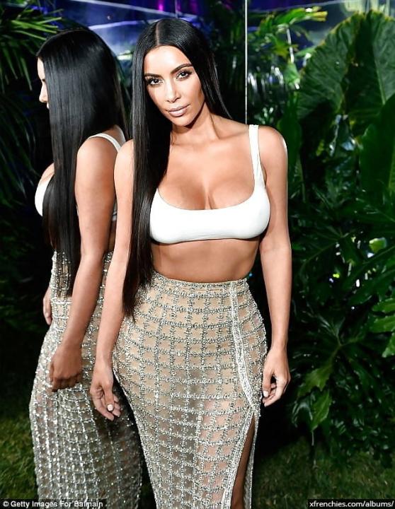 Photos sexy de Kim Kardashian en sous vêtements n°125