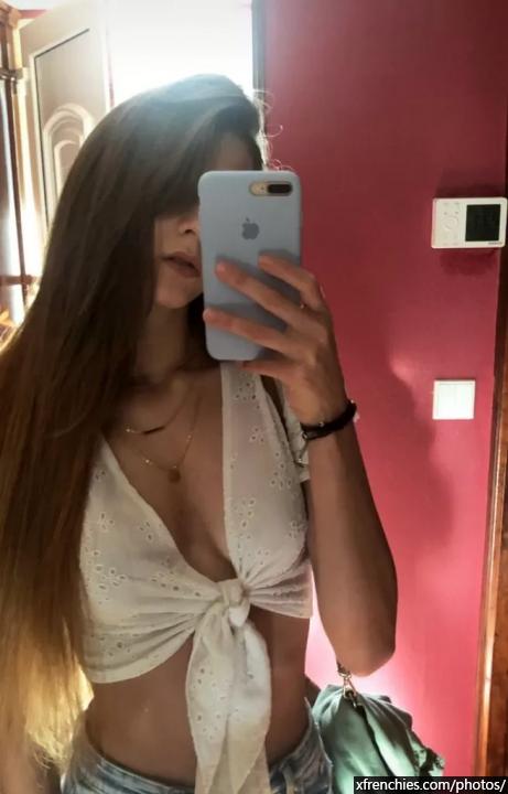 Marie 19 ans, ses photos sexy n°13