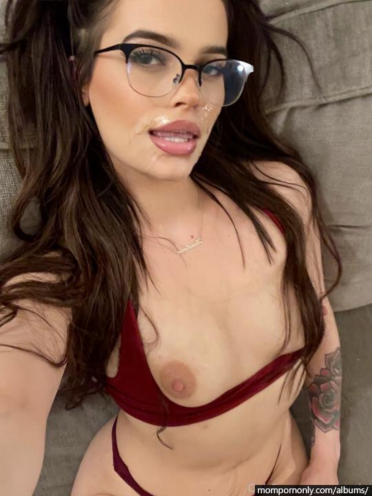 Nudes leak de xosarahx belle brune passionnée de pipe n°21