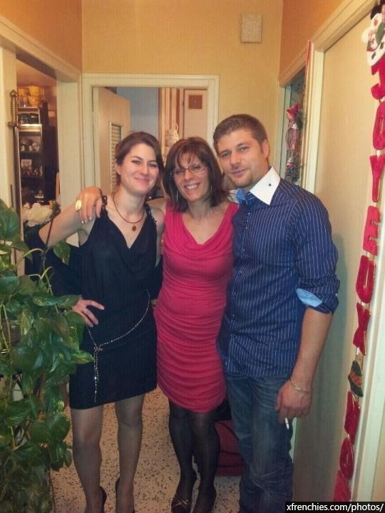 Brune à lunettes avec un corps sexy n°20