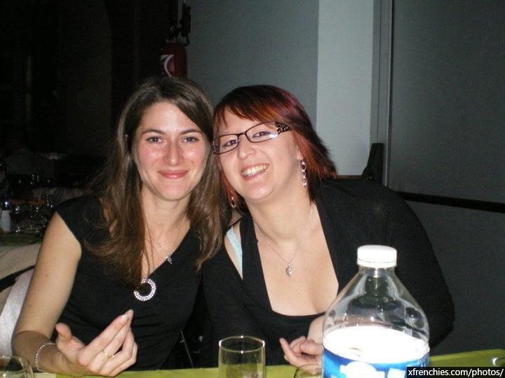 Brune à lunettes avec un corps sexy n°4