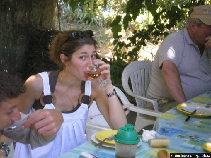 Brune à lunettes avec un corps sexy n°9