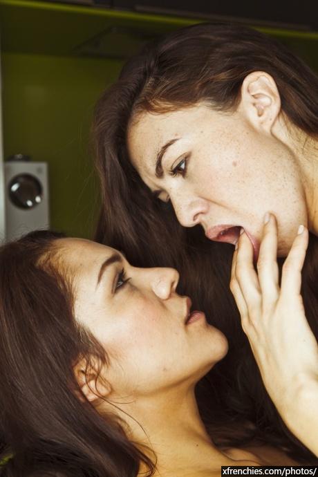 Petite réunion entre copine qui finit mal n°11